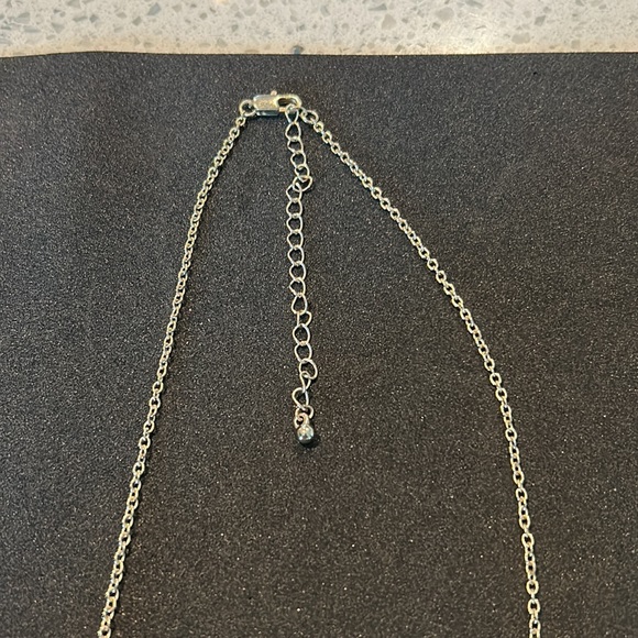 Silver tone necklace - Picture 3 of 4